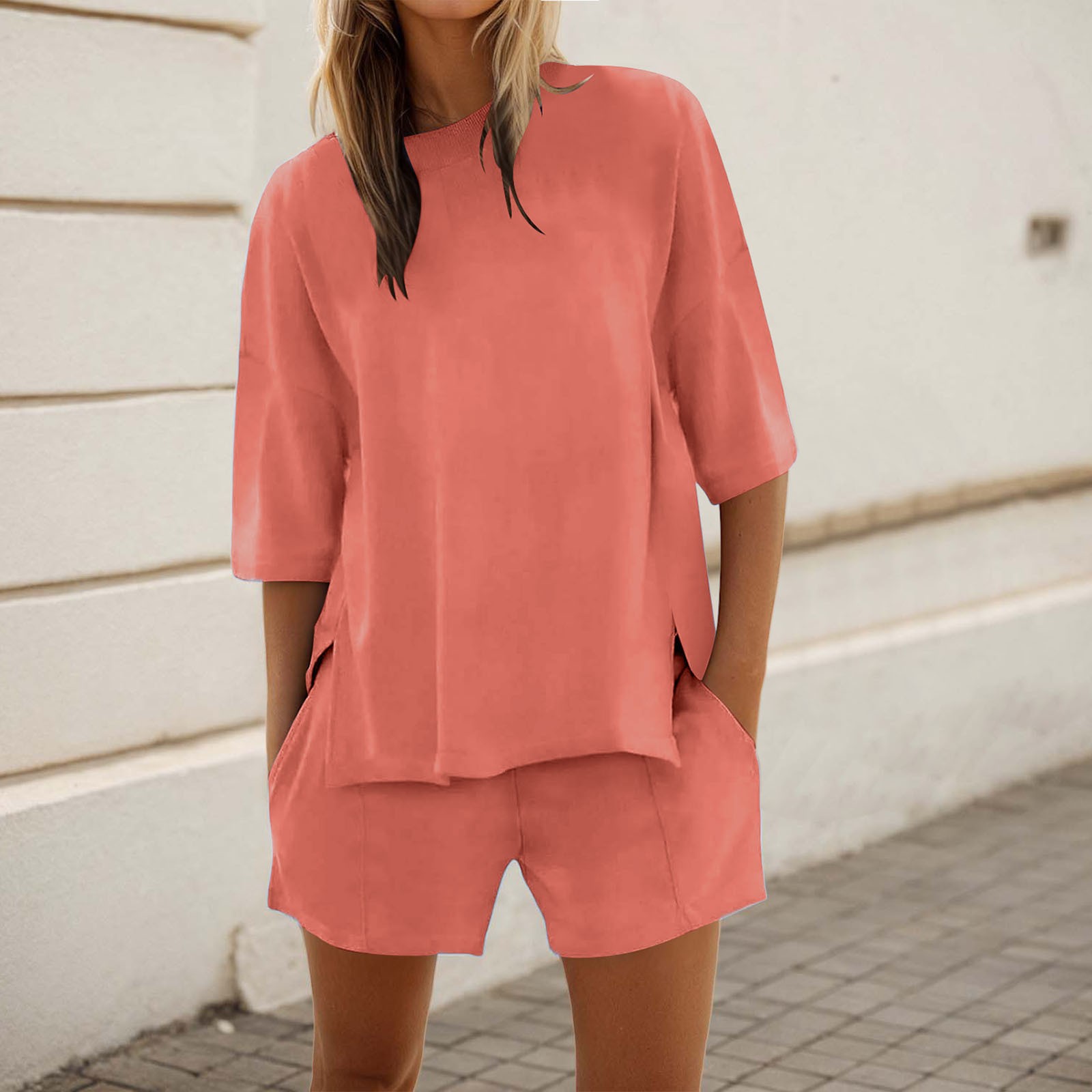 thumbnail image 2 of Conjunto de pantalones cortos y camiseta de manga media para mujer: conjunto de dos piezas oversize con cuello redondo para entrenar en verano, 2 of 4
